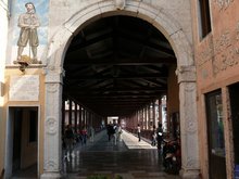 Portal der Ponte Vecchio in Bassano del Grappa